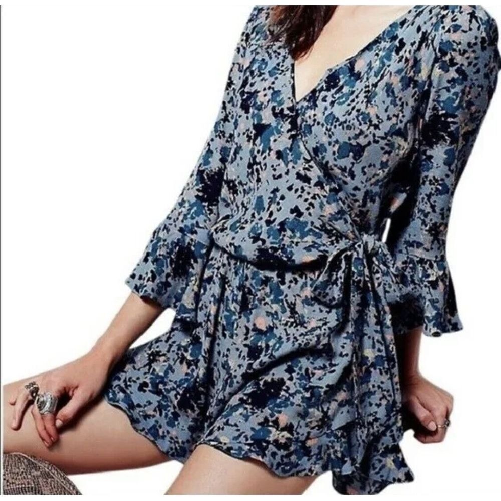 Free People‎ All The Right Ruffles Romper Size Small Blue Rain Faux Wrap